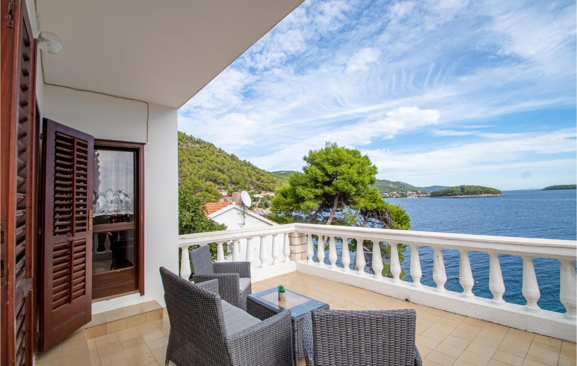 Beautiful Home In Prizba With Kitchen Bagian luar foto