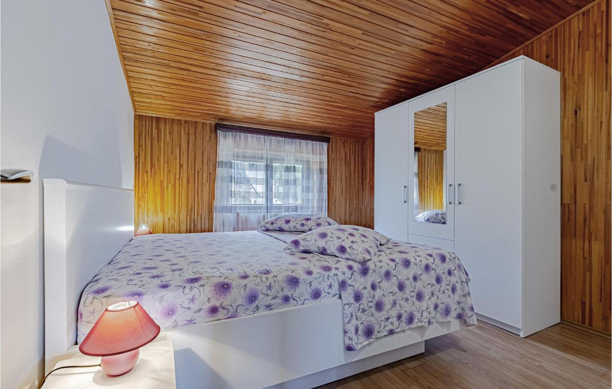 Beautiful Home In Prizba With Kitchen Bagian luar foto