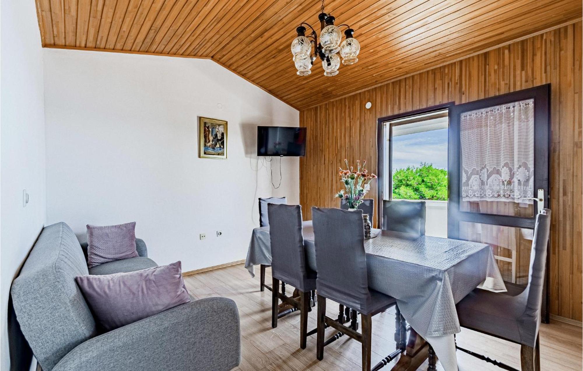 Beautiful Home In Prizba With Kitchen Bagian luar foto