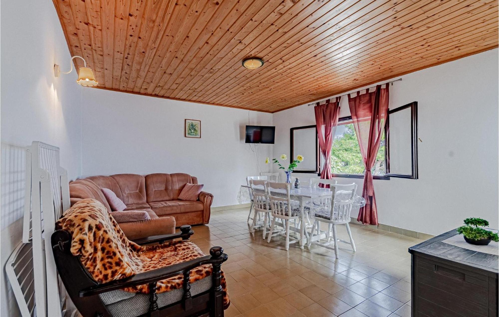 Beautiful Home In Prizba With Kitchen Bagian luar foto