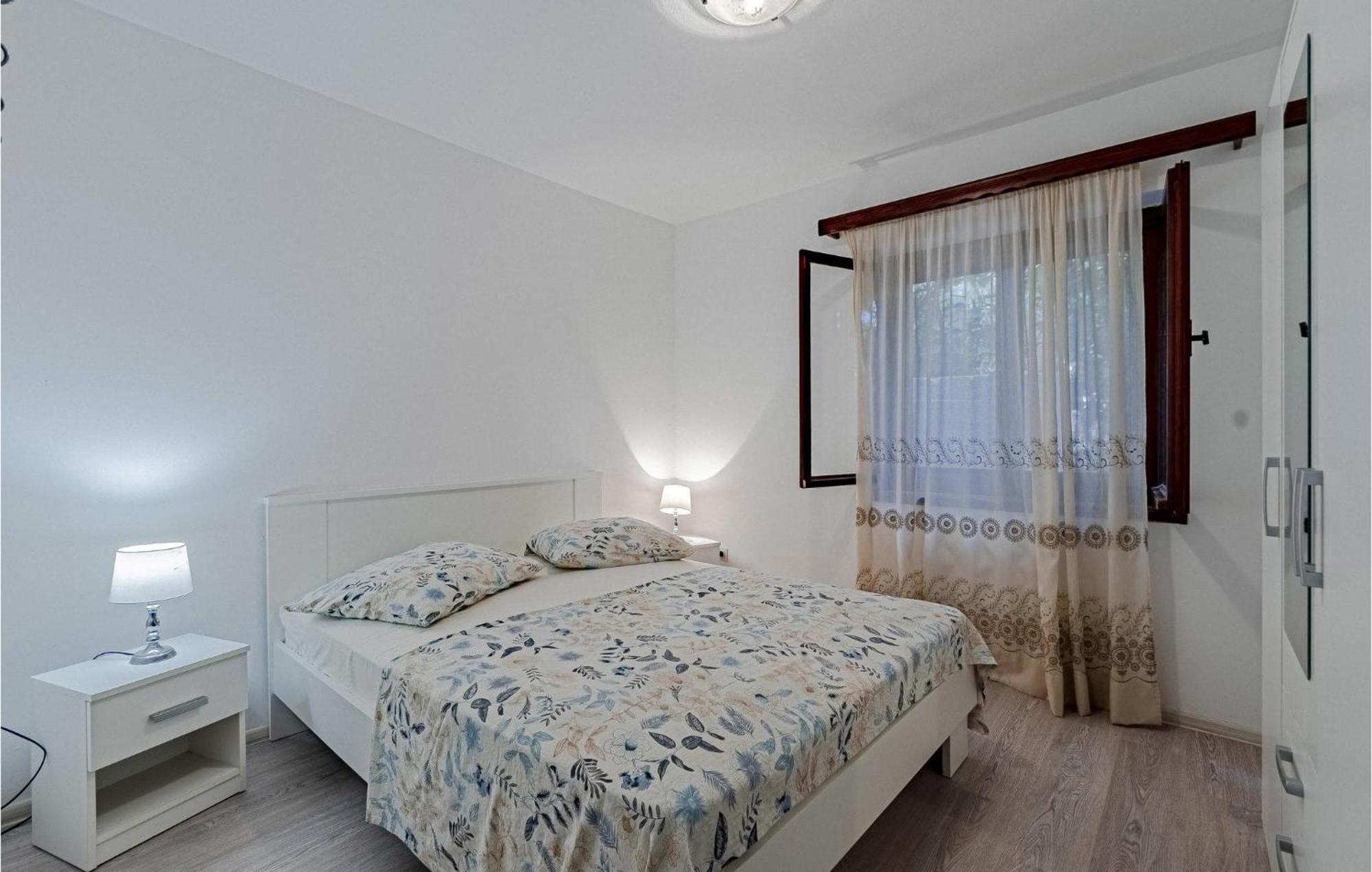 Beautiful Home In Prizba With Kitchen Bagian luar foto