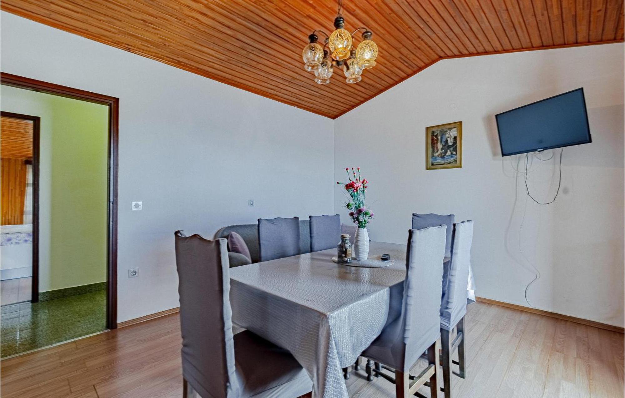 Beautiful Home In Prizba With Kitchen Bagian luar foto