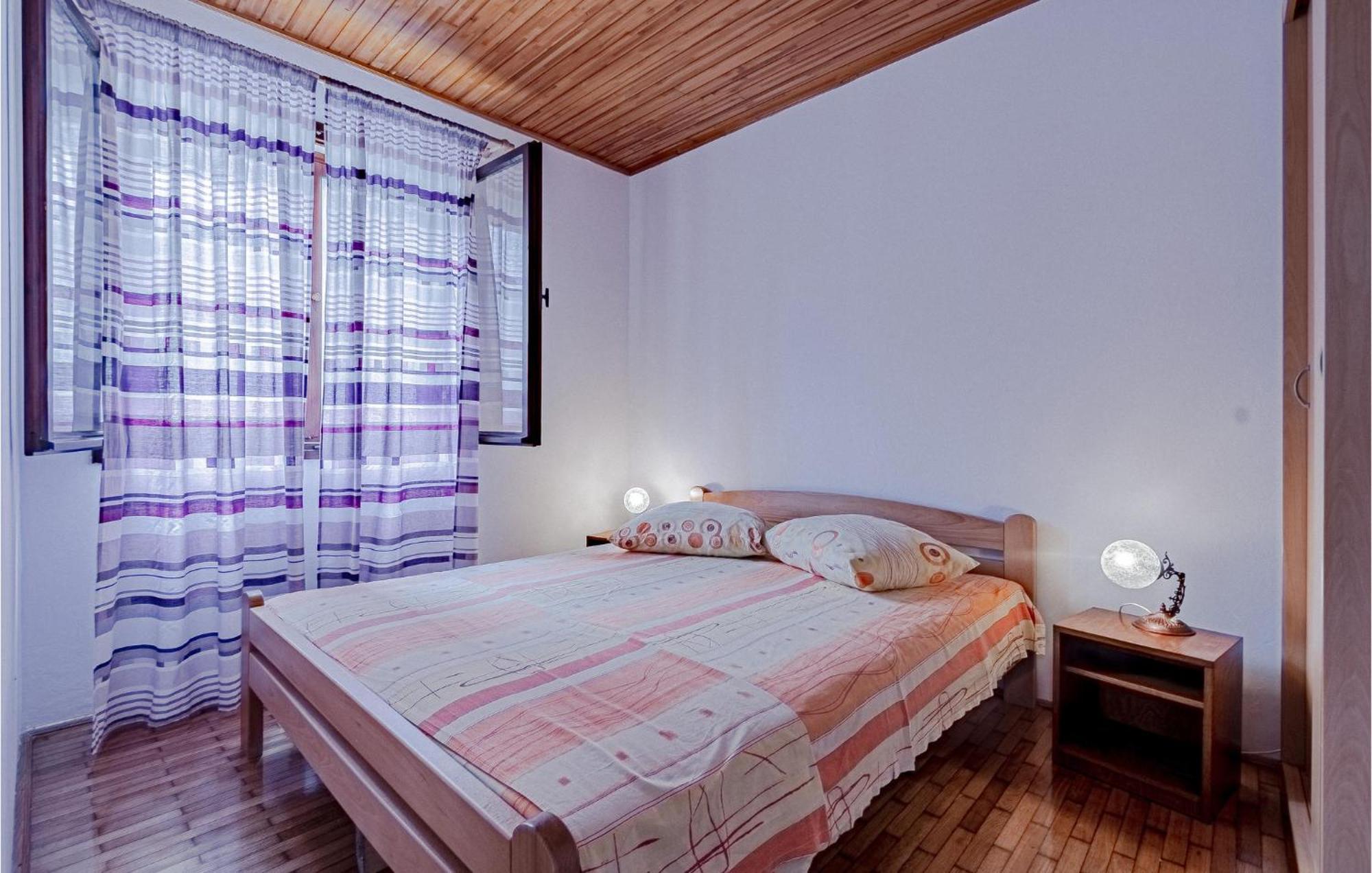 Beautiful Home In Prizba With Kitchen Bagian luar foto