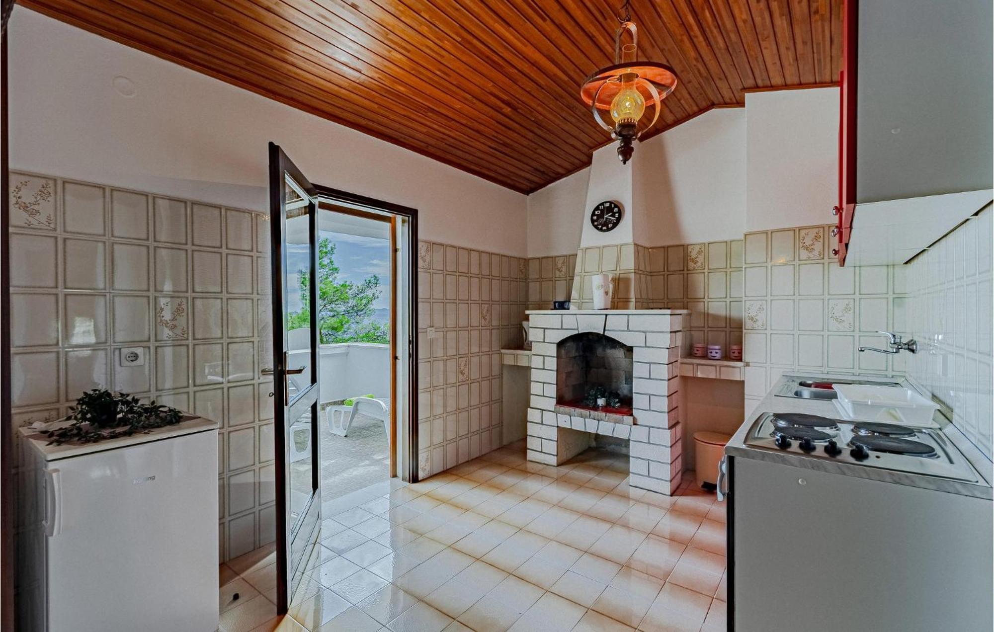Beautiful Home In Prizba With Kitchen Bagian luar foto